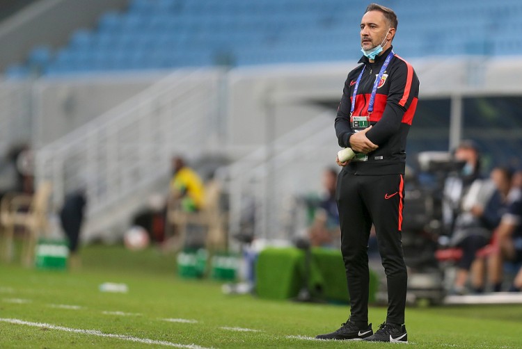 官方：前上海海港主帅佩雷拉执教费内巴切