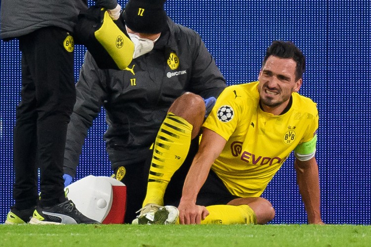 德媒:胡梅尔斯的右膝盖仍有伤情,多特备战增隐患