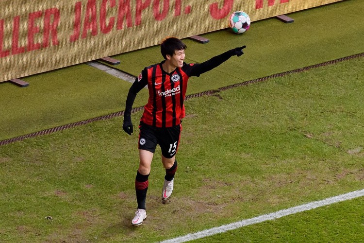 意媒:米兰考虑法兰克福中场镰田大地,可能将海于格加入交易