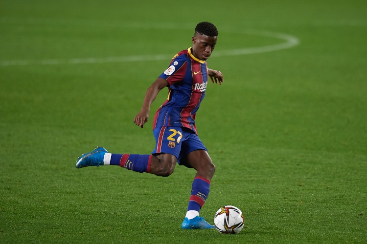 曼晚：曼城和切尔西联系了莫里巴经纪人，两队都愿开出600万年薪