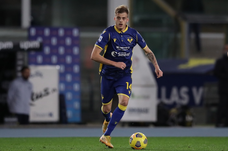 斯基拉：曼城中场伊利奇接近回归维罗纳，后者准备提供5年合同