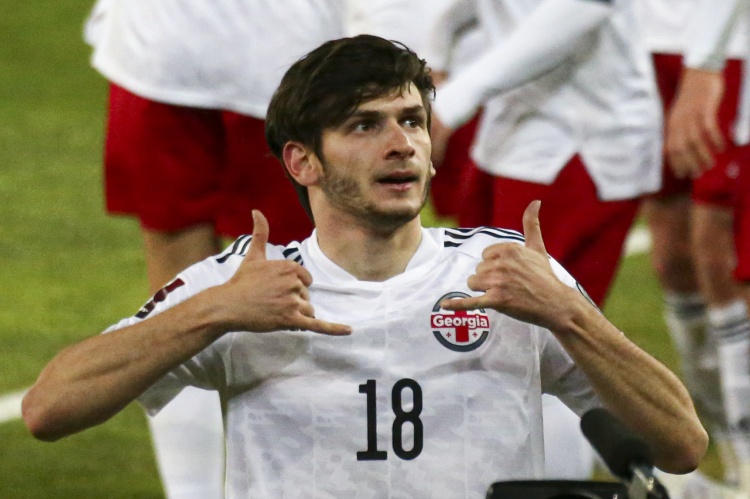 这树砍了?多名记者:米兰与克瓦拉茨赫利亚并无实际接触