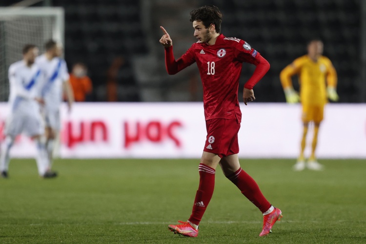 意天空:米兰热刺竞争克瓦拉茨赫利亚,喀山要价约1800万欧