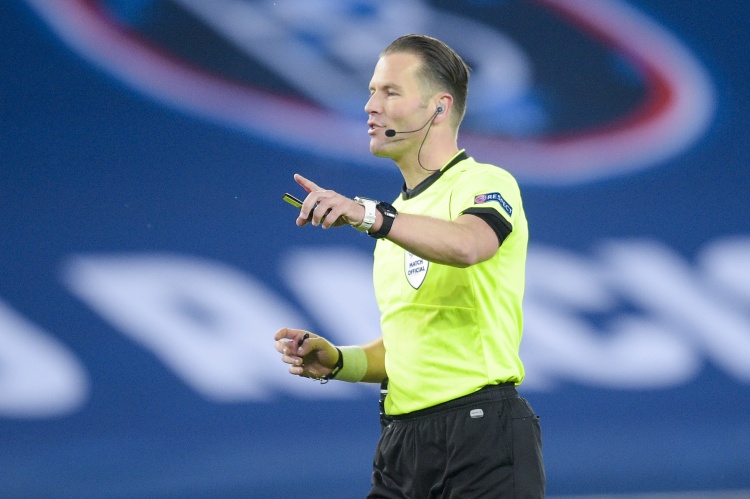 荷兰裁判马克列将执法英格兰VS丹麦，曾吹罚去年欧联杯决赛