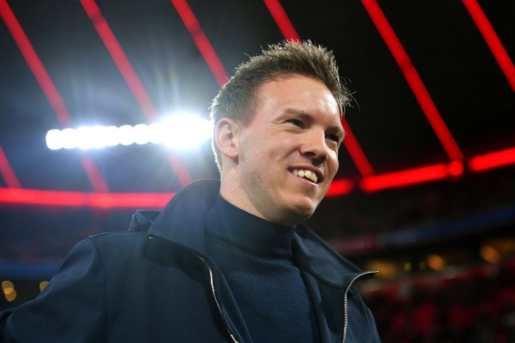 纳格尔斯曼：莱万和格雷茨卡有转会传闻很正常，愿与他们继续合作