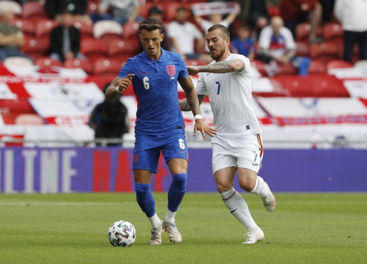 天空：本-怀特周三接受阿森纳体检，布莱顿加入二次转会分成条款