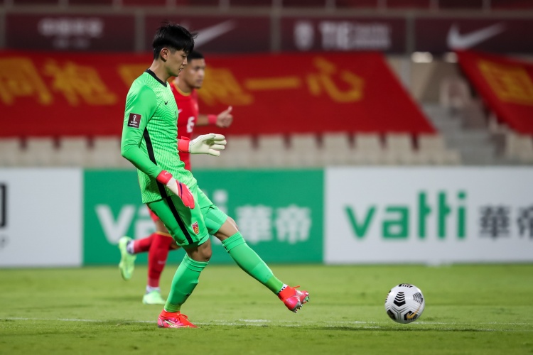 颜骏凌:12强赛每场都是决战,不能轻视任何对手尤其要警惕沙特