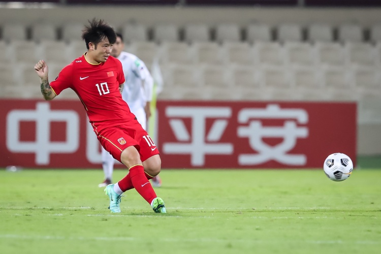 张稀哲：战阿曼越南不能丢分，日本主力在欧洲踢球肯定比我们强