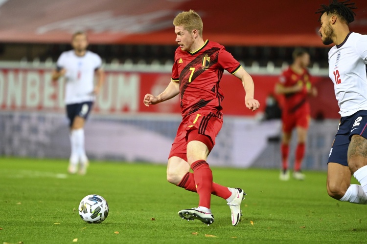 欧洲杯关键传球次数:德布劳内居首,佩德里第五