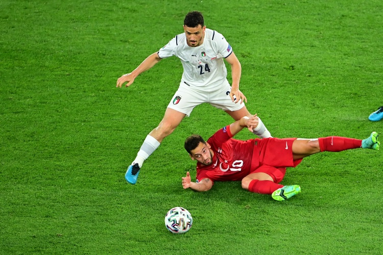 意媒：国米加速寻新右后卫，重启弗洛伦齐的谈判