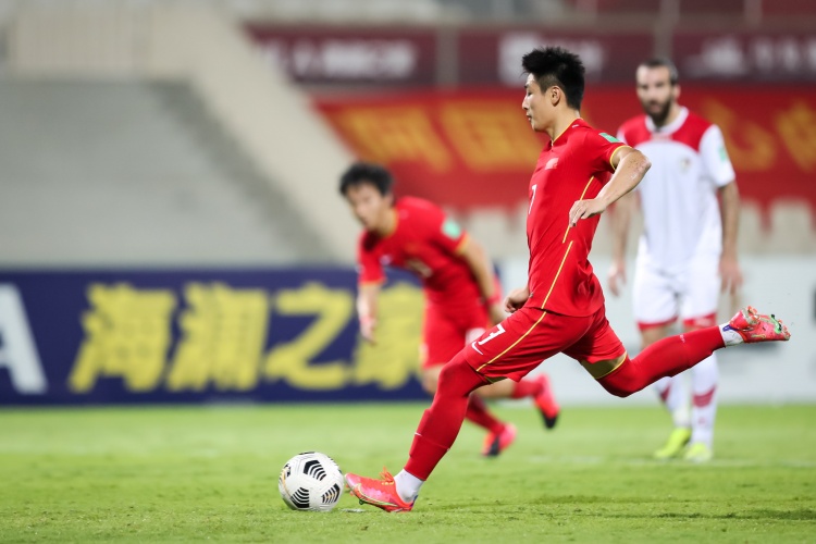 徐根宝寄语武磊:国足出线,我们一起给你过生日