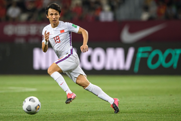 亚洲杯官博赞尹鸿博40强赛表现:“做饼”高手,出场122分钟3助攻