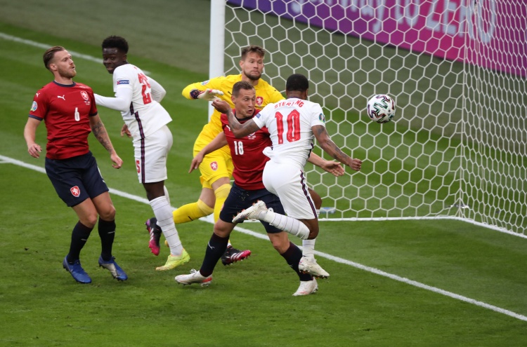 独立报:斯特林欧洲杯表现出色,皇马对他兴趣重燃