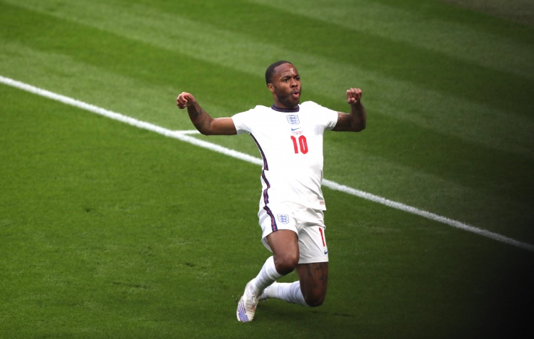 斯特林欧洲杯3球1助攻，同时多项数据领跑所有球员