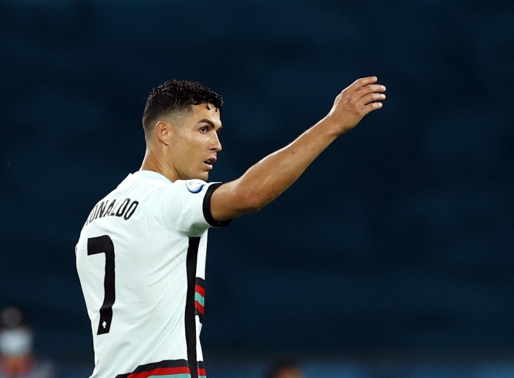 踢球者评欧洲杯最佳阵容：C罗&凯恩&多纳鲁马领衔 卢克-肖无缘