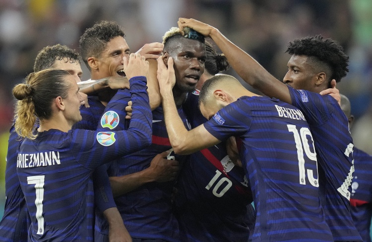 鲁尼:本来看好法国夺冠的 博格巴是本届欧洲杯表现最好的球员