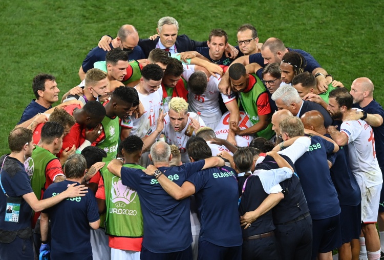 扎卡:我现在不会说意大利语,但是罗马有很多学校可以让我学