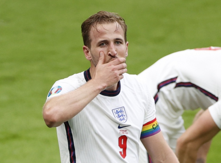 凯恩：我100%相信自己的能力 我能上场肯定是有原因的