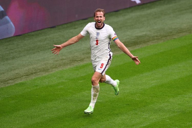 斯基拉:凯恩与曼城谈妥个人条款,热刺要价1.6亿到1.7亿欧