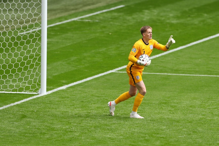 皮克福德：我要把诺伊尔的球衣裱起来 格拉利什是球迷的最爱