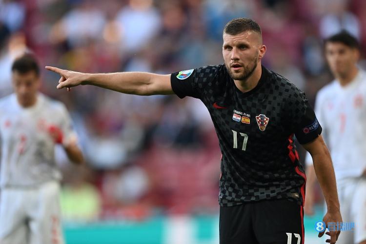 踢得像*!雷比奇社媒疑似批评教练后删除所有内容