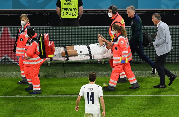 体育医学专家:斯皮纳佐拉具有出色的康复能力 重返赛场需8-9个月