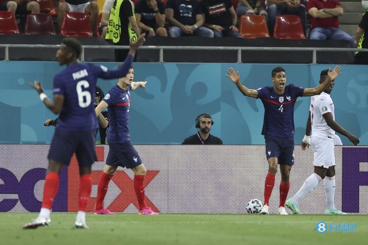 法媒:帕瓦尔认为博格巴回防不积极 球队内部矛盾导致法国被淘汰