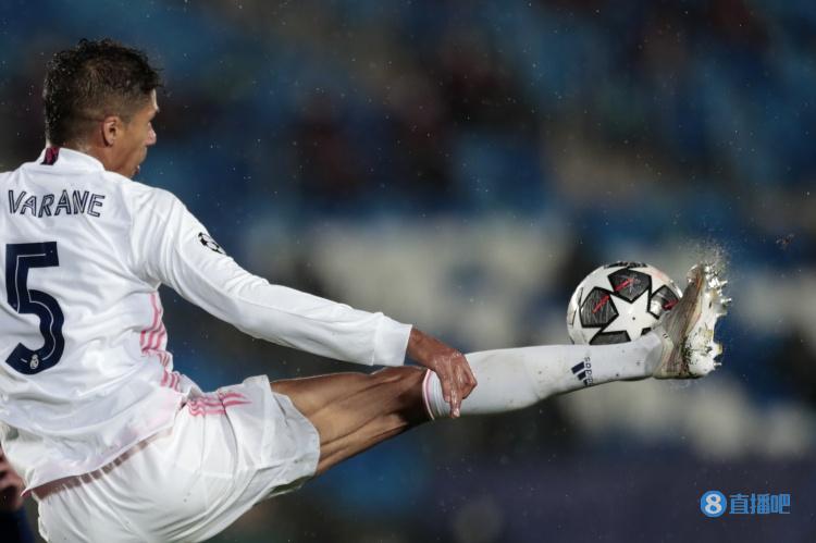 队报：瓦拉内转会曼联正在推进，转会费预计6000万欧