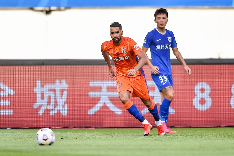 足球报:德尔加多过去两场表现出色,受到多支中超球队欢迎