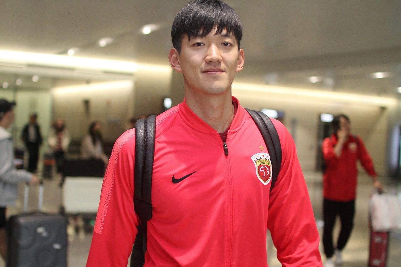 颜骏凌：一直随国足训练状态不错 密集赛程对整个中超也是挑战