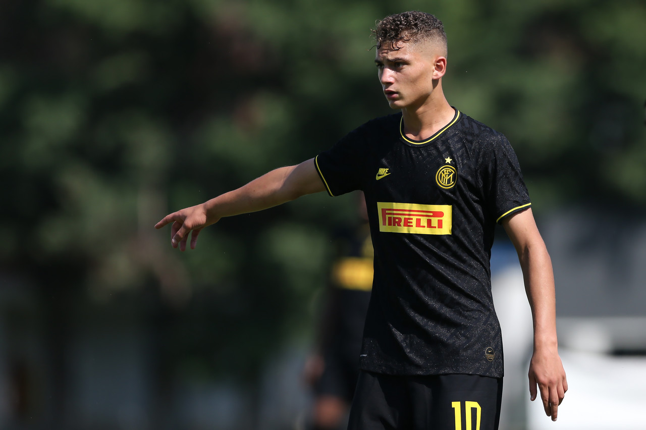 斯基拉：巴塞尔敲定租借埃斯波西托，并将300万欧买断马里斯