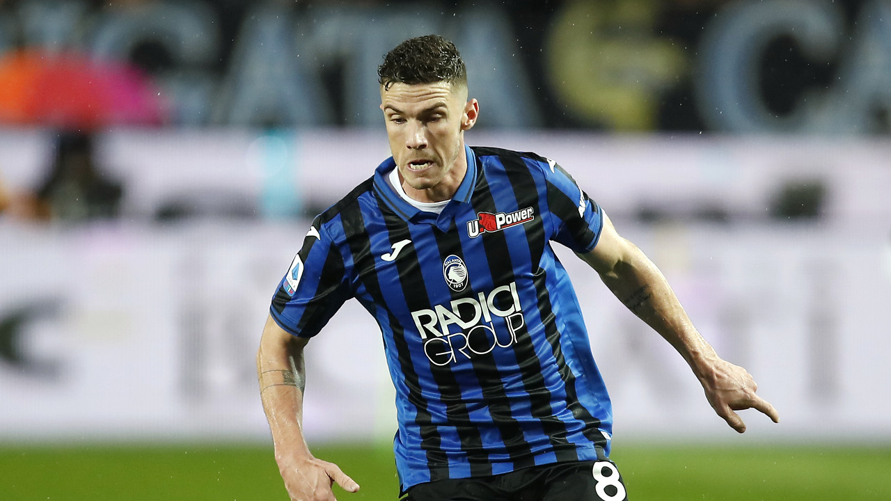 跟队记者：尤文无意签戈森斯，桑德罗将继续效力尤文