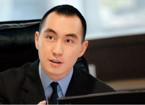 何猷龙参加股份购买及奖励计划 未来12个月粮全买新濠博亚股份