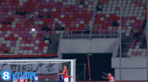 头碰头!沧州外援和蒋光太相撞,蒋光太头缠绷带继续奋战