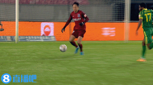 李帅放倒巴坎布送点，张稀哲点射破门助国安2-0申花