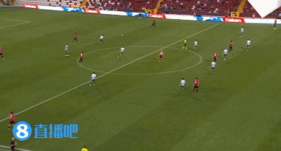 精准连线!托莫里长传助攻,吉鲁凌空推射破门