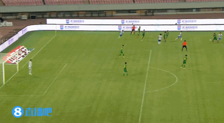 白岳峰背后犯规被直红罚下 双方各剩10人