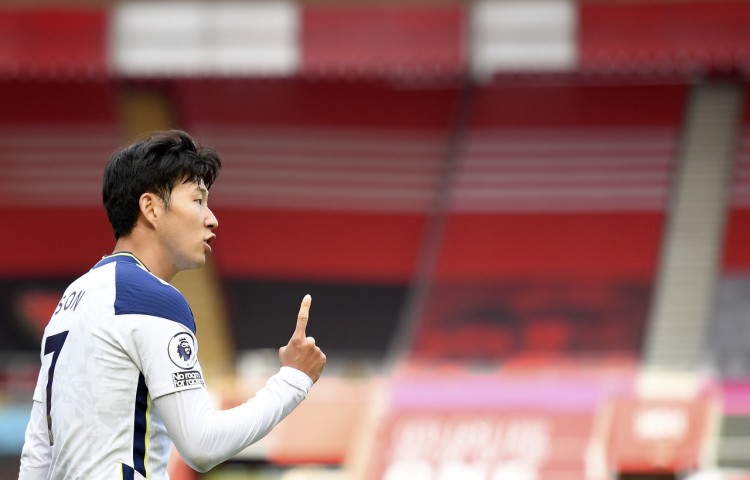 本赛季英超首轮狂轰34球,为英超历史首轮进球数第二多