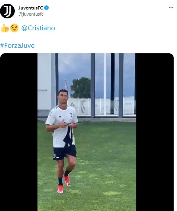 来了来了!C罗回归尤文训练,对镜头比出大拇指?