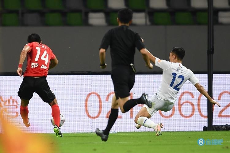 半场-奥斯卡助攻李圣龙破门 海港1-0领先申花