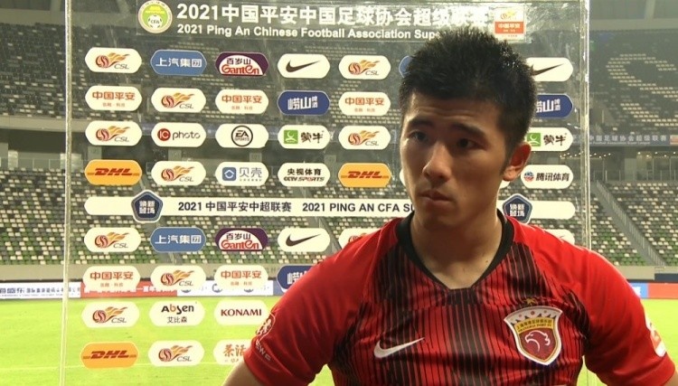 李圣龙:这场球是上海足球的骄傲,就像我的歌《冠军之心》一样