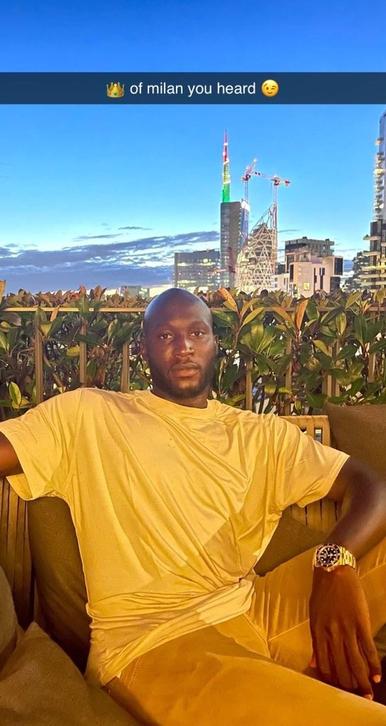 卢卡库社媒自拍照:这是你们听说的米兰城国王