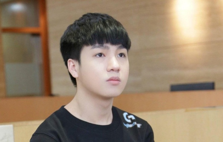 Letme君泽:姿态年收入不过亿,但是他的家产说不定已经过亿了