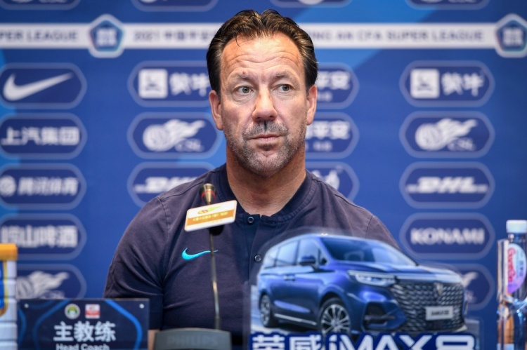 范加斯特：球队在传控方面有欠缺，整体表现不太好