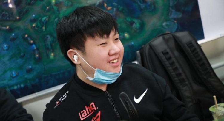 RW中单Forge赛后发博感慨:完美收官!下赛季会有个好的开始吧