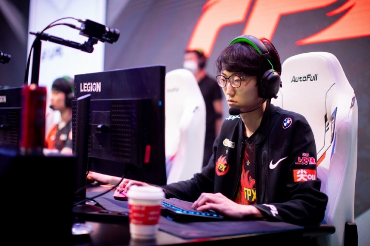 Nuguri韩服一天猛上大分，现在顺利打至韩服前十五