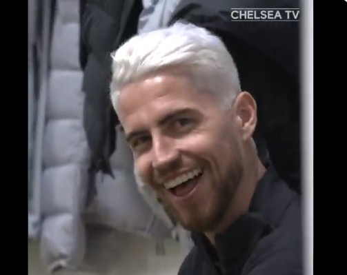 新发型新气象!若日尼奥在切尔西的训练课中展示自己的漂白金发