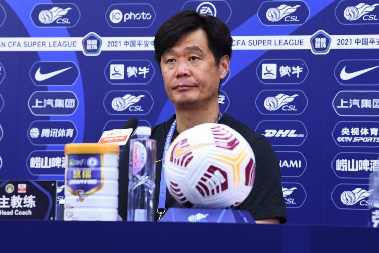 李霄鹏:这天气球员难百分百投入全场,我们的设计和战略出了问题