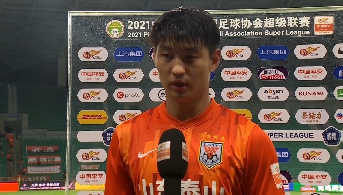 郭田雨:现在右腿拉伤腰也动不了 泰山队第二阶段目标是夺冠