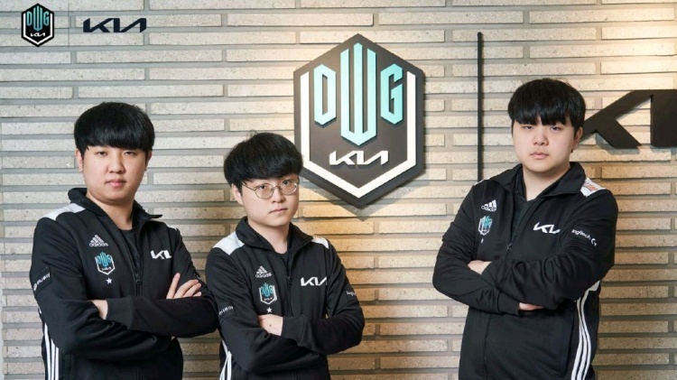 强势！DK连续LCK三个赛季常规赛榜首进入季后赛